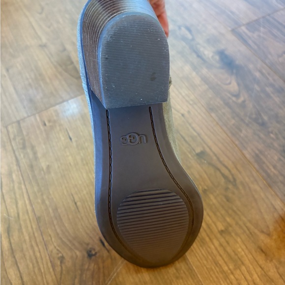 UGG Women's Tan Suede Ankle Boots - Picture 4 of 5